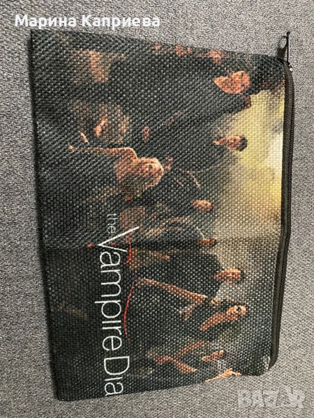 Малко платнено несесерче на Дневниците на вампира , снимка 1