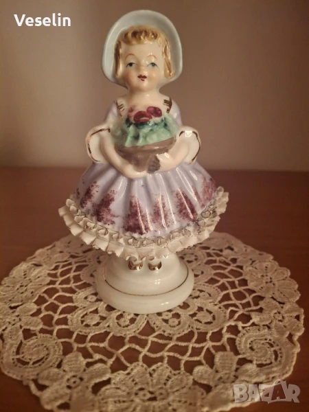 Порцеланова фигурка , снимка 1
