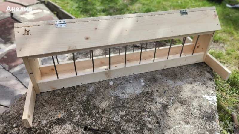 Дървена хранилка за кокошки и по-едри птици, снимка 1