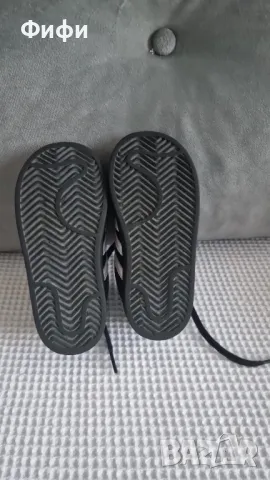 Детски маратонки Adidas, снимка 5 - Детски маратонки - 49658757