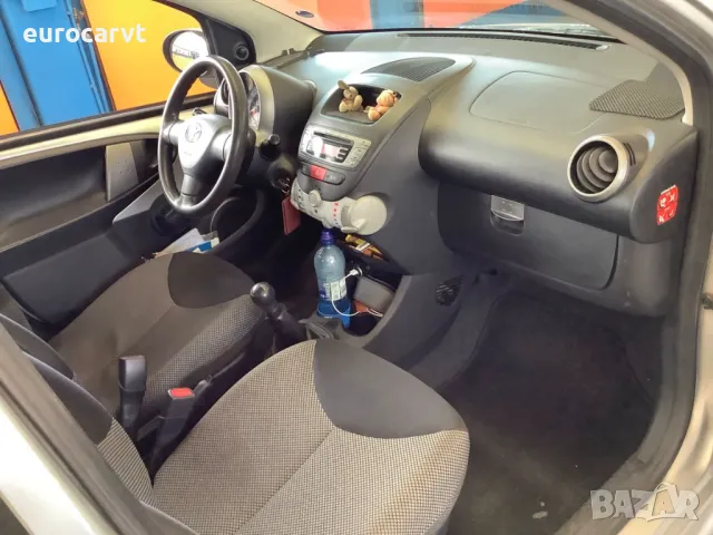 Toyota Aygo 1,0i facelift, снимка 7 - Автомобили и джипове - 50434653