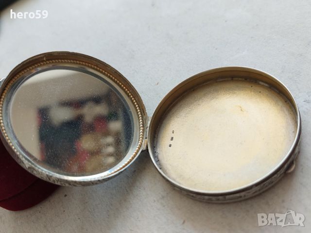 Стара сребърна гравирана кутийка за хапчета-сребро 900 проба , снимка 5 - Антикварни и старинни предмети - 45674624