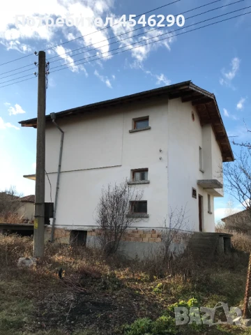 Продава масивна къща до Годеч