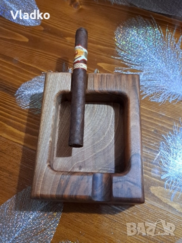 Дървен пепелник за пури 