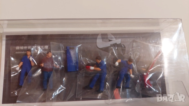 Механици в мащаб 1/64, снимка 4 - Колекции - 52770206