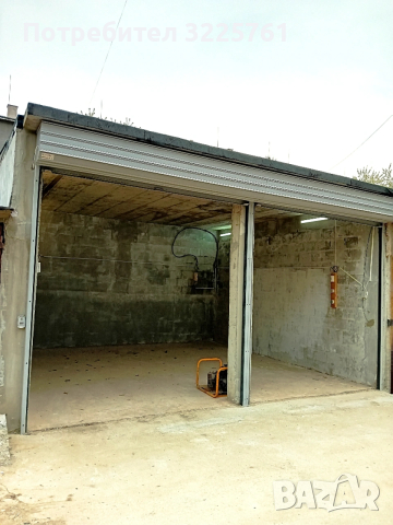 Давам двоен гараж под наем - ЖК Дружба 3 , гр. Русе, снимка 2 - Гаражи и паркоместа - 54183486