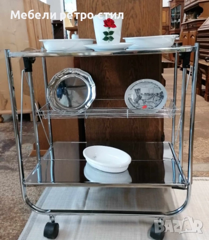 Сервизна  масичка на колелца с хромирана повърхност. Сгъваема и  лесно подвижна. , снимка 3 - Маси - 52226065