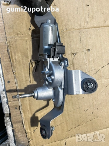 Моторче Задна Чистачка Багажник bhs2-67450 Mazda3 2014 2.0бен 121kW, снимка 2 - Части - 53918504