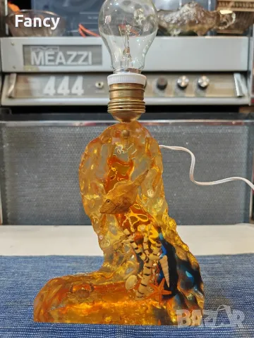 Стара лампа от смола 60 те години, снимка 2 - Антикварни и старинни предмети - 49785445