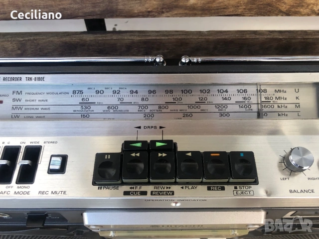 Радиокасетофон HITACHI TRK-8180Е В много добро визуално и техническо състояние!, снимка 6 - Радиокасетофони, транзистори - 53525866