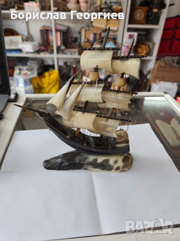 Кораб от рог кост статуетка