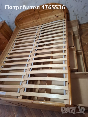 Продавам масивна спалня .