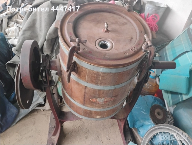 Стара германска измишльотина !Май е първообраза на пералня! има стъклено прозорче 