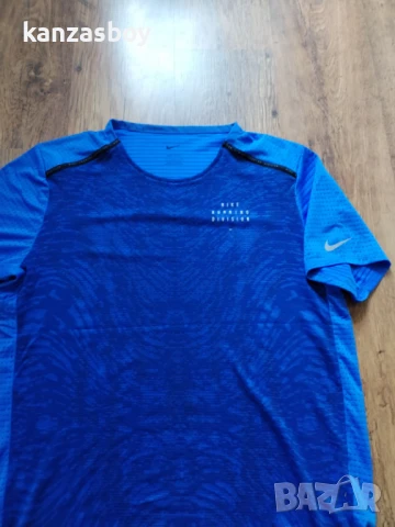 Nike Dri-FIT Run Division Rise 365 'Medium Blue' - страхотна мъжка тениска КАТО НОВА Л, снимка 8 - Тениски - 51106424