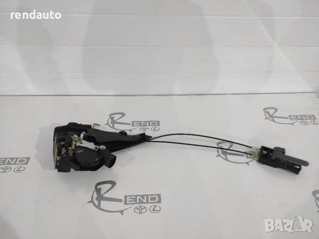 Задна лява брава за врата Toyota Rav4 2000-2006 , снимка 1 - Части - 45126138