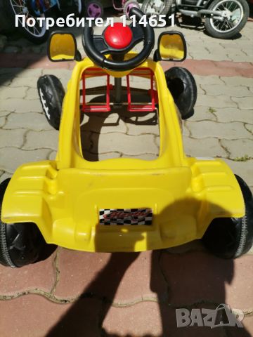 Детска кола с педали чисто нова 