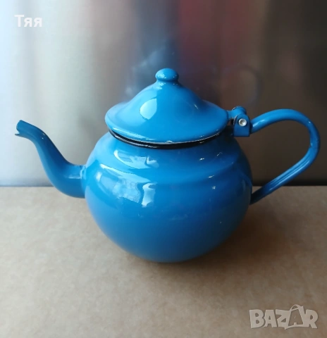 Емайлирани чайничета и черпаци , снимка 3 - Антикварни и старинни предмети - 53449861