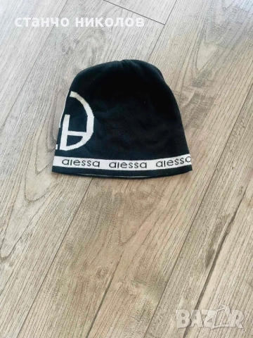 Продавам дамска шапка