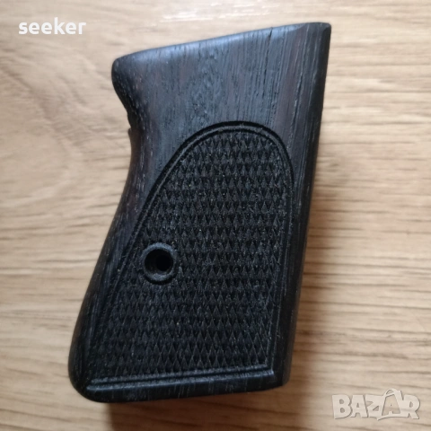 Орехови чирени (ръкохватка) за Walther PPK., снимка 2 - Оборудване и аксесоари за оръжия - 50529721