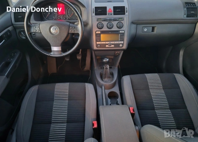 VW Touran 1.9 TDi 2009г. 7 местен, снимка 5 - Автомобили и джипове - 54275541