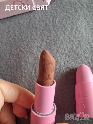 Нови червила , снимка 2 - Декоративна козметика - 53892270