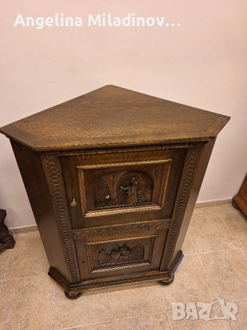 Винтидж ъглов шкаф с богата дърворезба , снимка 8 - Шкафове - 53366435