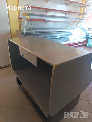 Щанд , снимка 2 - Стелажи и щандове - 54242208