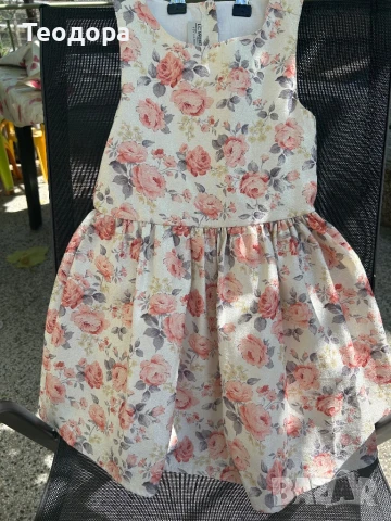 Прелестна рокля, снимка 4 - Детски рокли и поли - 50744730