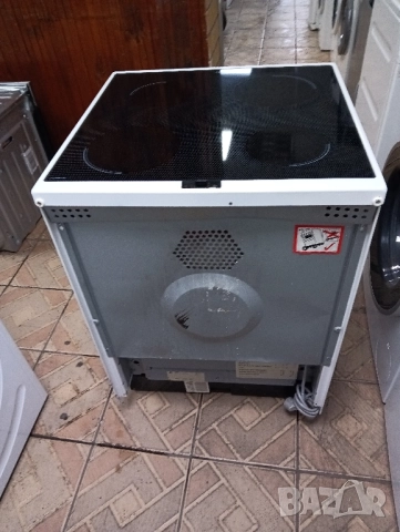 Свободно стояща печка с керамичен плот Voss с две години гаранция!, снимка 2 - Печки, фурни - 52082687