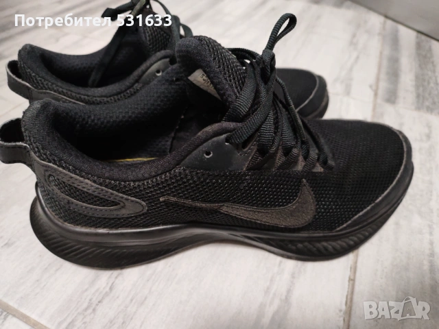 Маратонки Nike 37.5