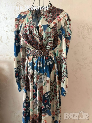 Дълга сатенена рокля 