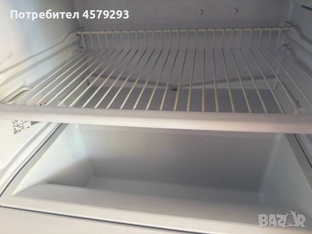 Хладилник за вграждане Indesit с 5 степени на охлаждане, снимка 5 - Хладилници - 51534888
