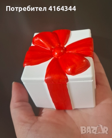 Малка коледна кутиика Подарък