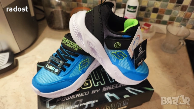 Детски светещи маратонки SKECHERS №30 19см, снимка 3 - Детски маратонки - 53607140