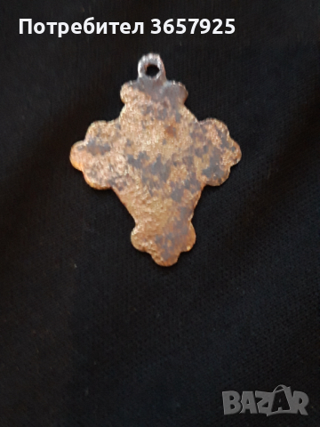 Средновековна бронзова религиозна висулка, снимка 2 - Антикварни и старинни предмети - 44994180