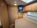 Каравана Swift Conqueror-Френска Спалня/Голям хладилник/Душ кабина/Солар/Mover/Форселт/Като нова, снимка 9