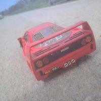 Ferrari F40 1987г. Burago 1:18  колекционерски модел, снимка 5 - Колекции - 45080342