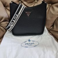 чанта Prada, снимка 1 - Чанти - 45525573