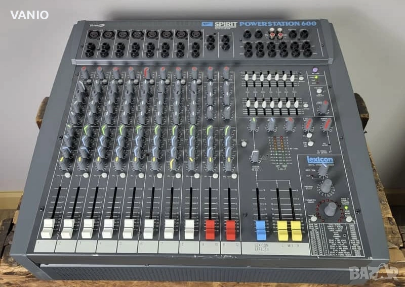Power Mixer Soundcraft Spirit Power Mixer 2х300 Watt Добро Състояние, снимка 1