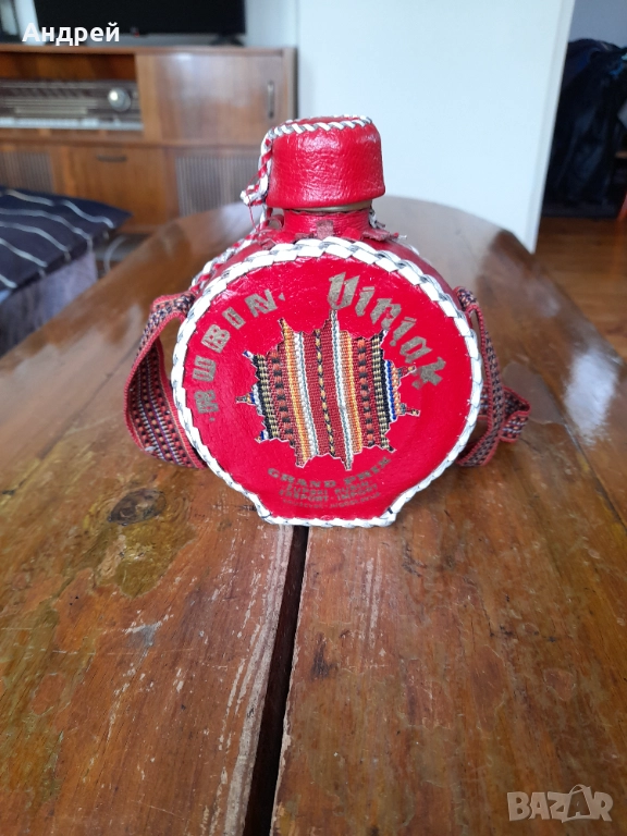 Стари декоративна бутилка,павур Viniak, снимка 1