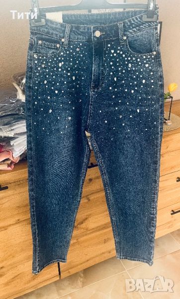 Дамски дънки  с камъчета, снимка 1