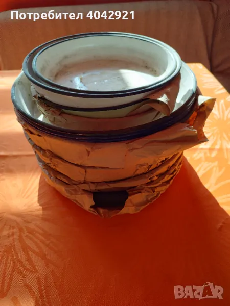 Емайлирани тави ,плакета и йенски съдове , снимка 1