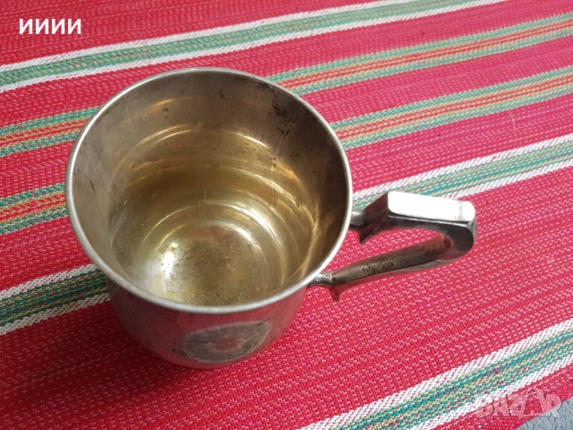 Посребрена халба чаша