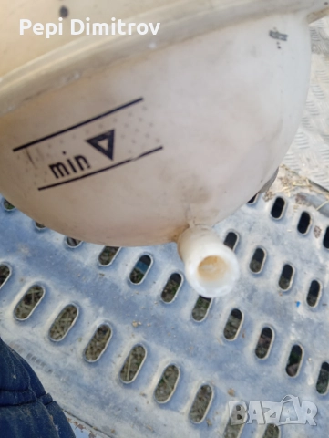 Казанче антифриз Volkswagen Golf V Hatchback (10.2003 - 02.2009), снимка 2 - Части - 52820647