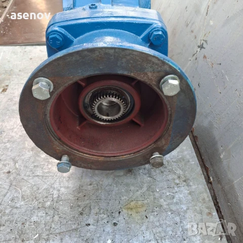 червячен редуктор, снимка 4 - Електродвигатели - 50679797