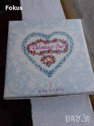 Колекционерска чиния Royal Doulton Valentines Day 1981, снимка 5 - Антикварни и старинни предмети - 53444963