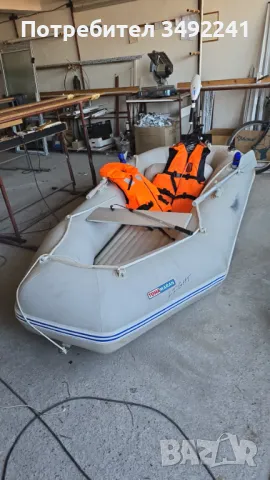 Надуваема лодка с ел. Двигател, снимка 1
