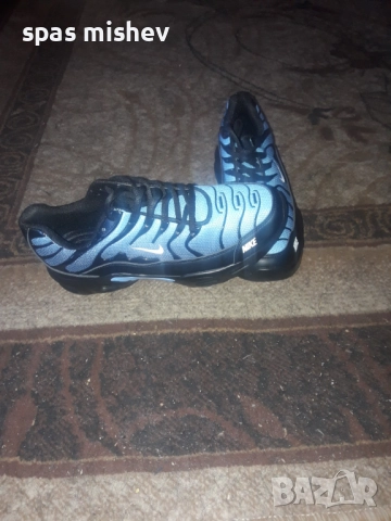 Чисто нови маратонки Nike