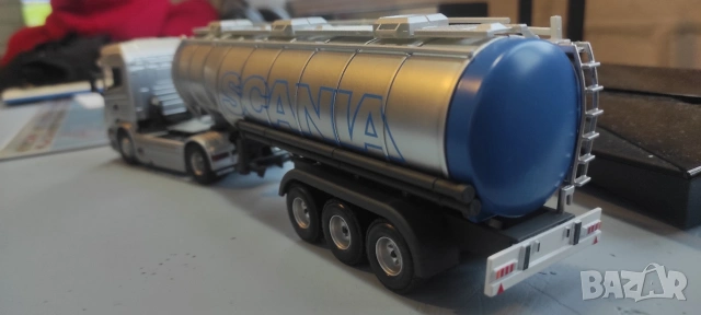 Модели камиони мащаб 1:50, снимка 14 - Колекции - 50838056