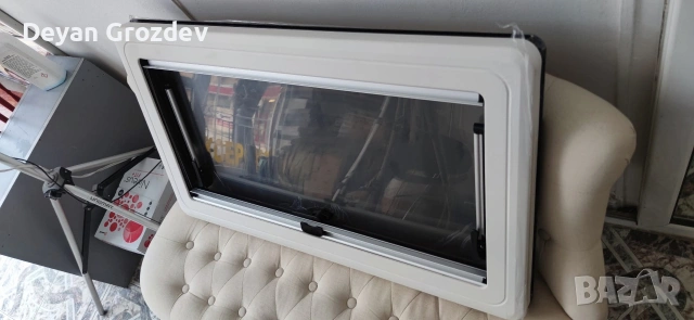 Прозорец за кемпер каравана бус